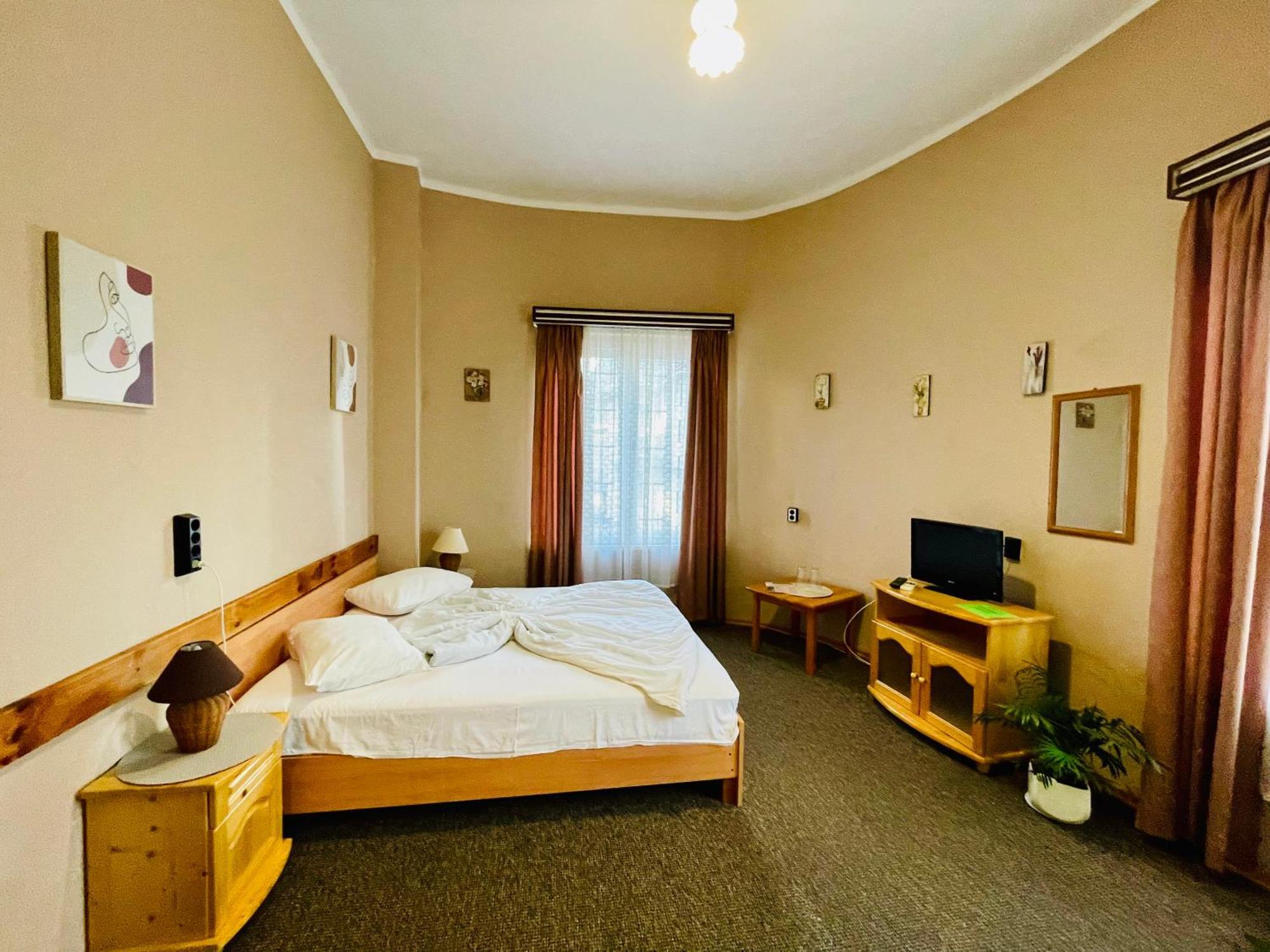 The English Guest House Roese Buitenkant foto